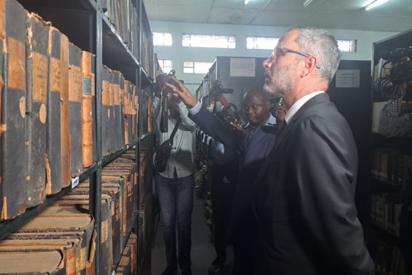 Numérisation de la bibliothèque nationale : la RDC fait appel à la France