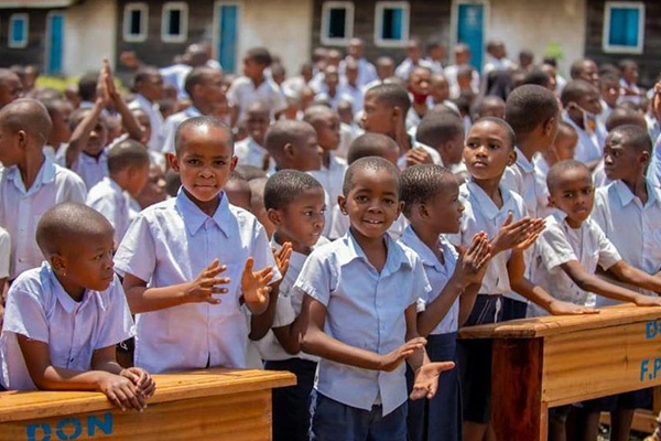 Comment la pauvreté éducative affecte le développement du capital humain en RDC