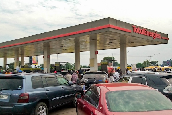 Panic buying hits Kinshasa fuel stations despite official reassurances