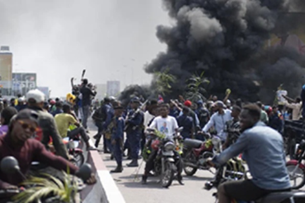 Conflit à l’est : des manifestations perturbent l’activité économique à Kinshasa