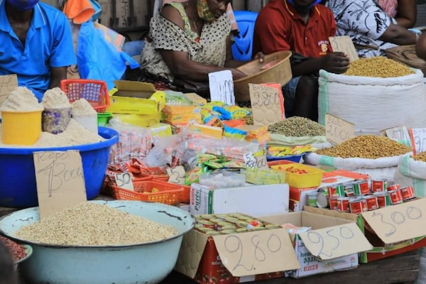 Petit commerce : Kinshasa organise la sortie progressive des opérateurs étrangers