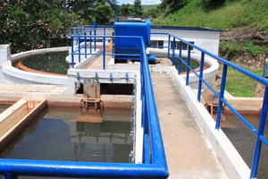 Pollution à Lubumbashi : la REGIDESO affirme que l’eau du réseau reste potable